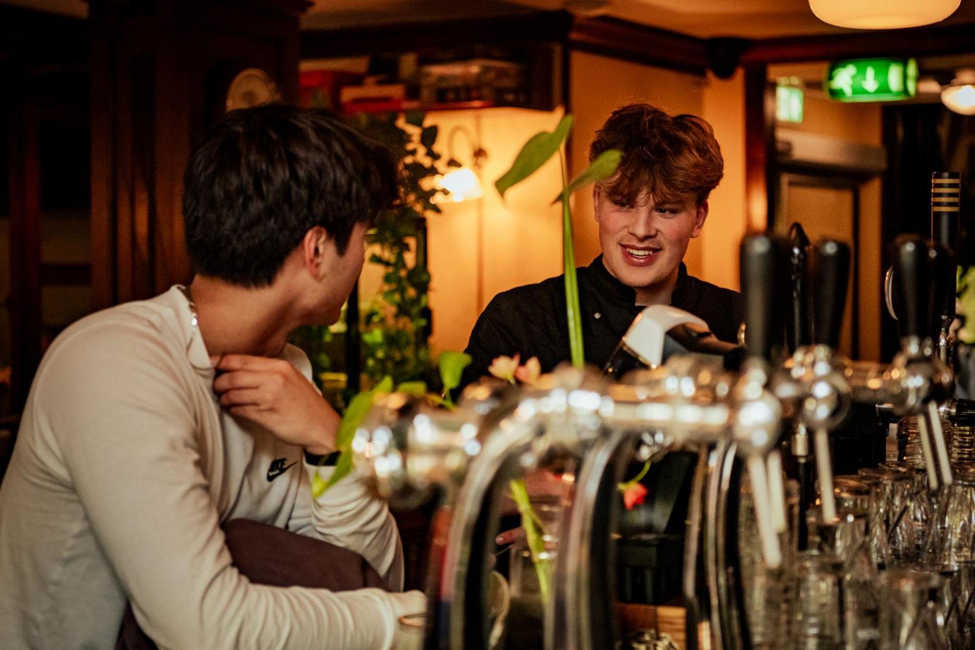 Long John'S Pub & Hotel Амерсфорт Экстерьер фото